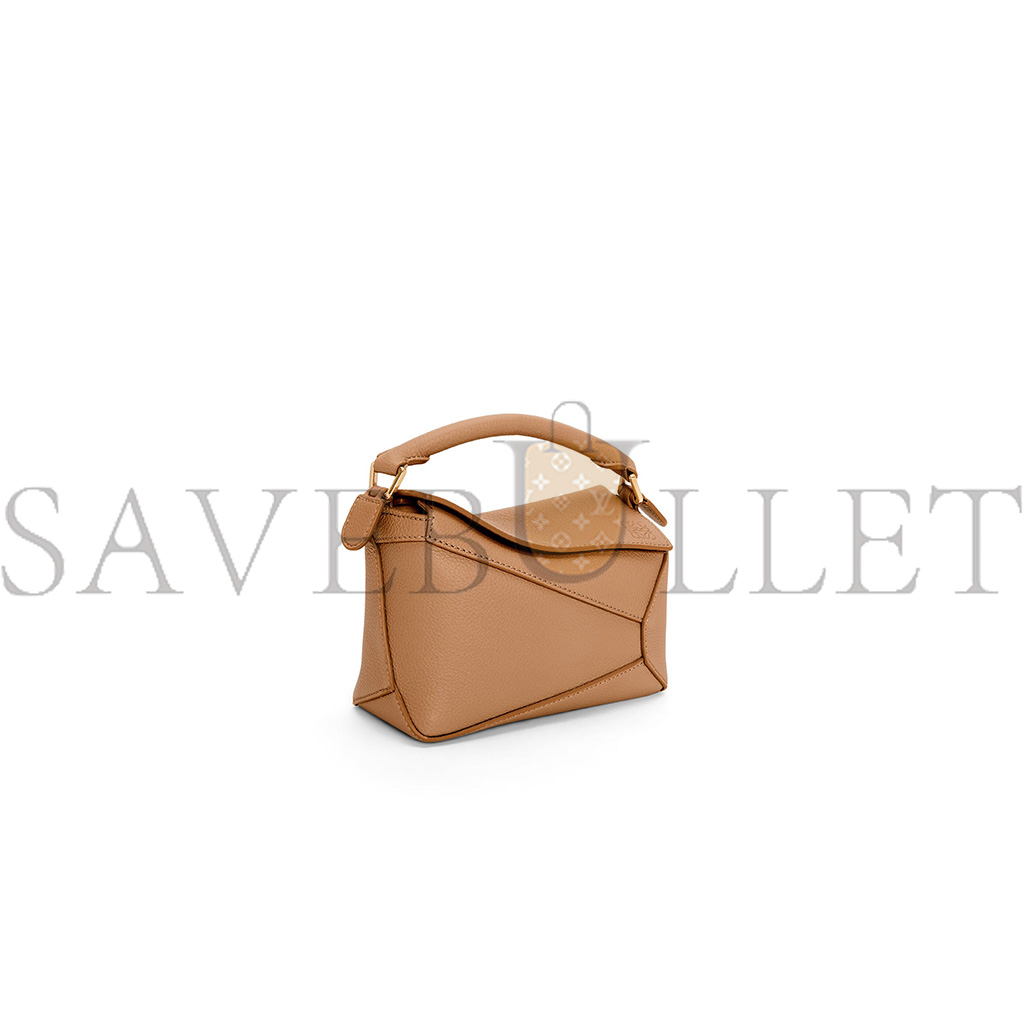 LOEWE MINI PUZZLE BAG IN SOFT GRAINED CALFSKIN A510P88X16 (18*12.5*8cm) LOEWE MINI PUZZLE BAG IN SOFT GRAINED CALFSKIN A510P88X16 (18*12.5*8cm)